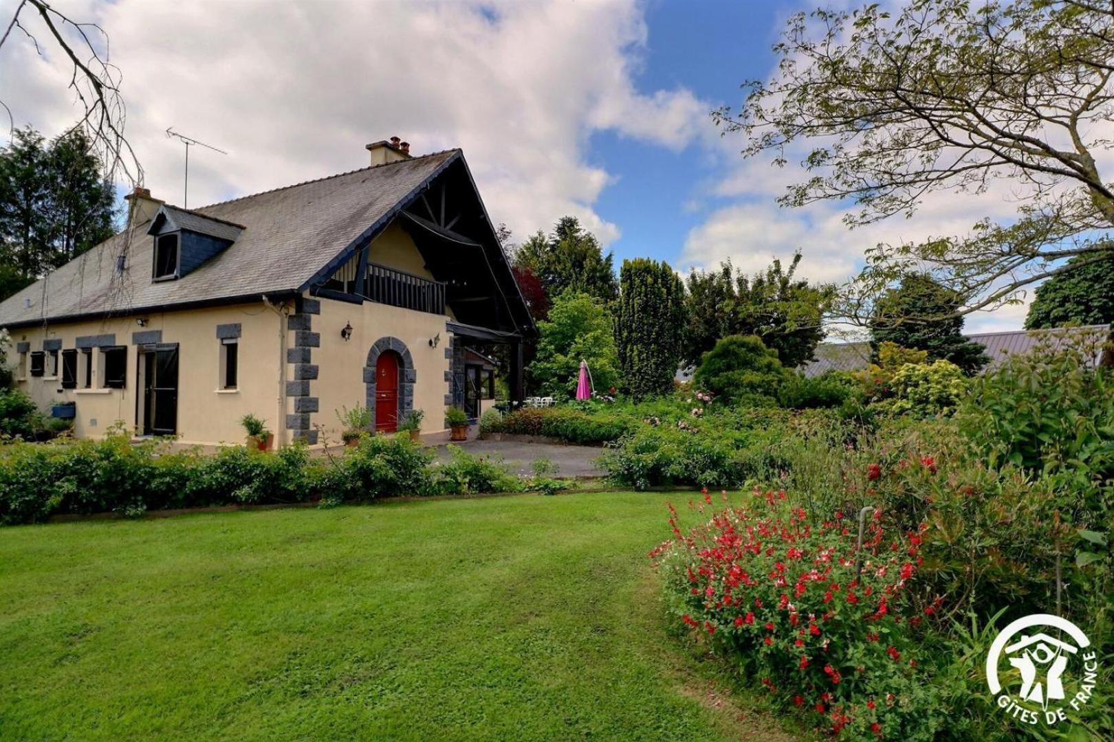 Bed and Breakfast Le Trotteur Les Portes du Coglais Zewnętrze zdjęcie